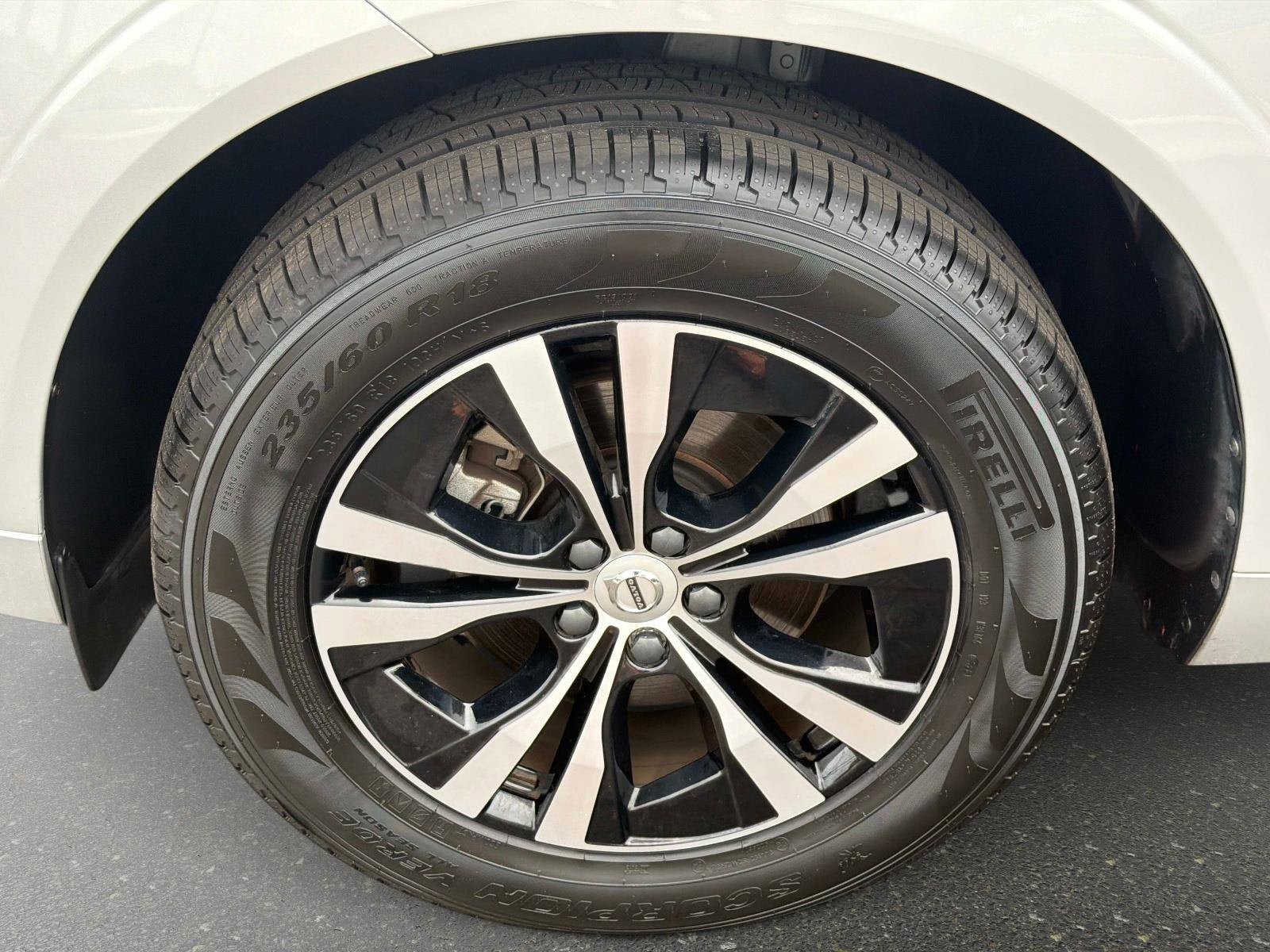 Certified 2024 Volvo XC60 B5 Core w/ Protection Package Premier AWD/4WD image 10