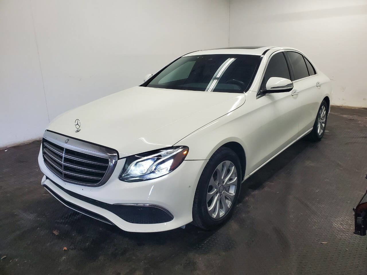 Used 2017 Mercedes-Benz E 300 4MATIC image 1