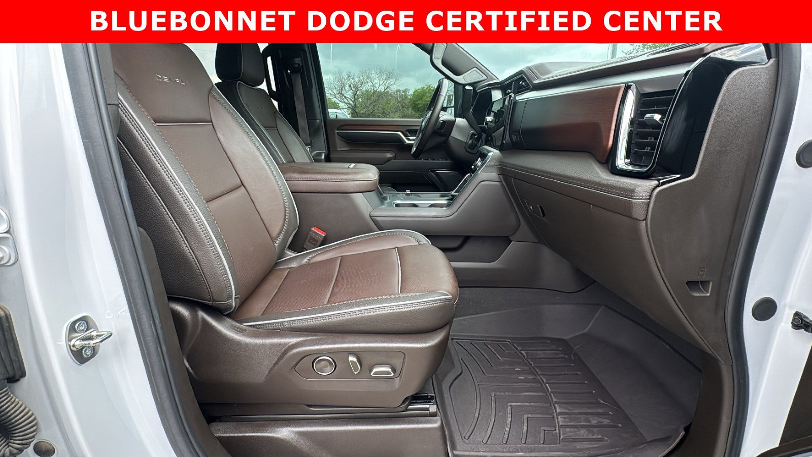 Used 2024 GMC Sierra 2500 Denali w/ Denali Reserve Package AWD/4WD image 27