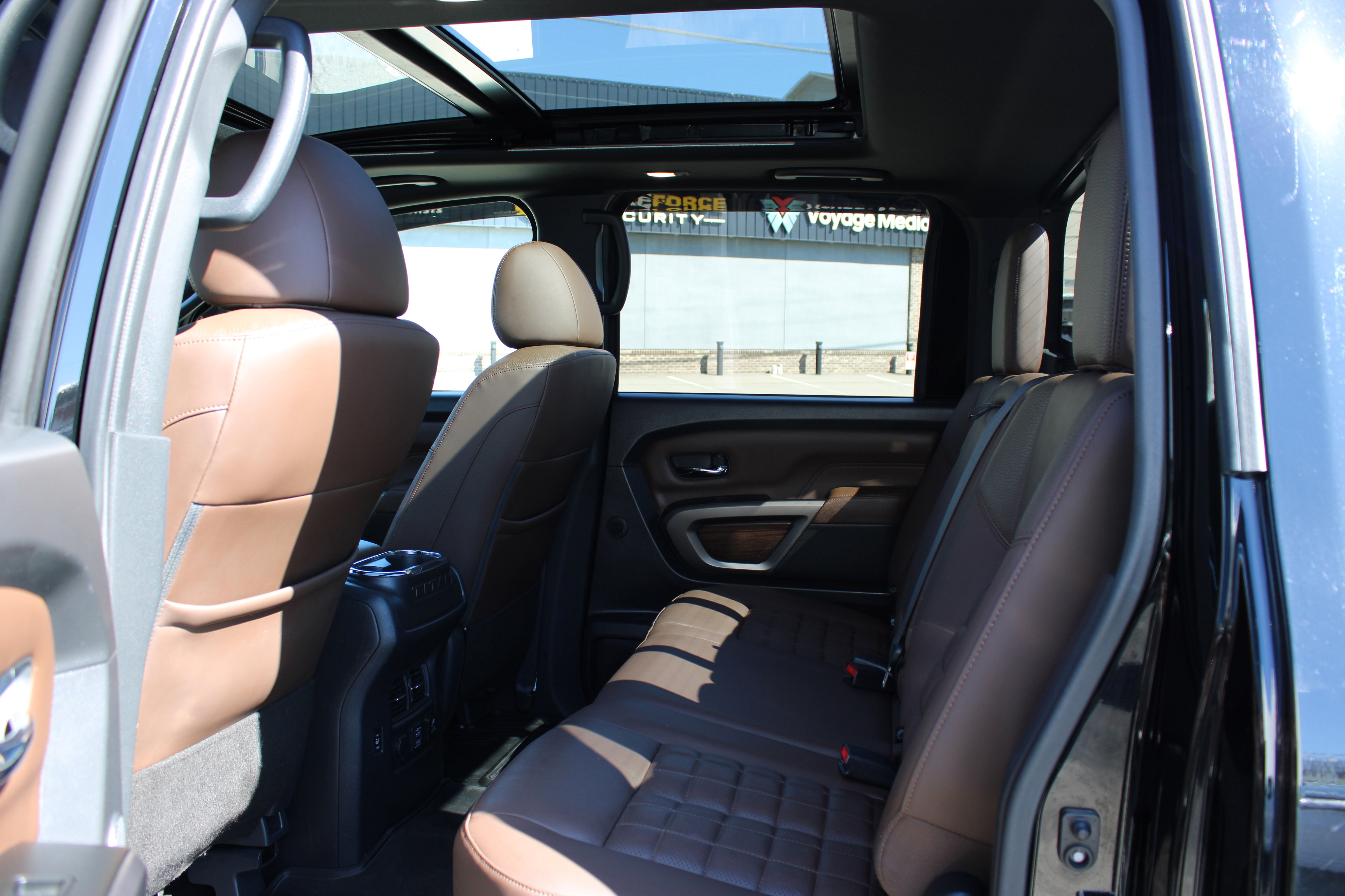 Certified 2023 Nissan Titan Platinum Reserve w/ Moonroof Package image 12
