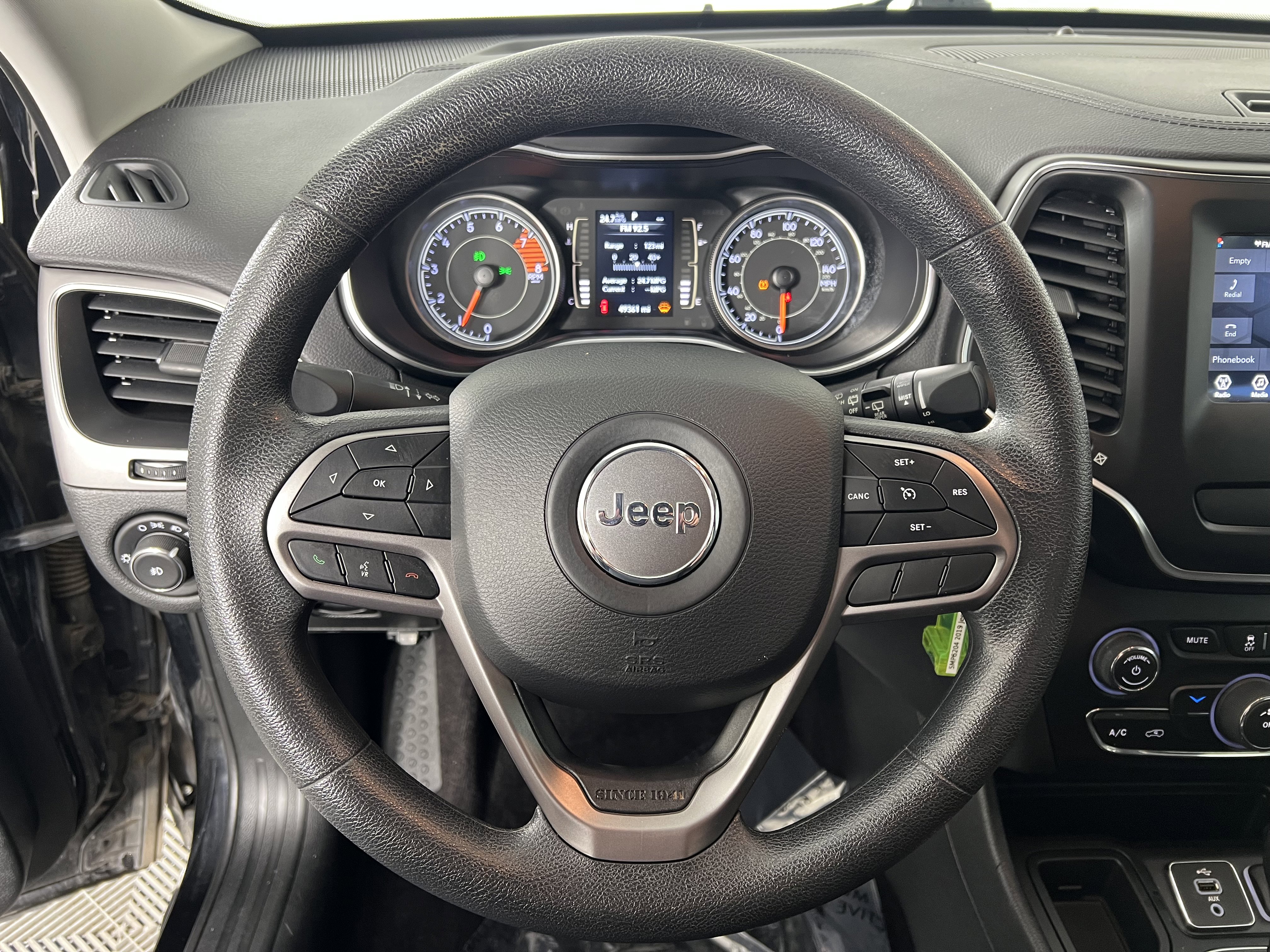 Used 2019 Jeep Cherokee Latitude w/ Popular Appearance Group image 26