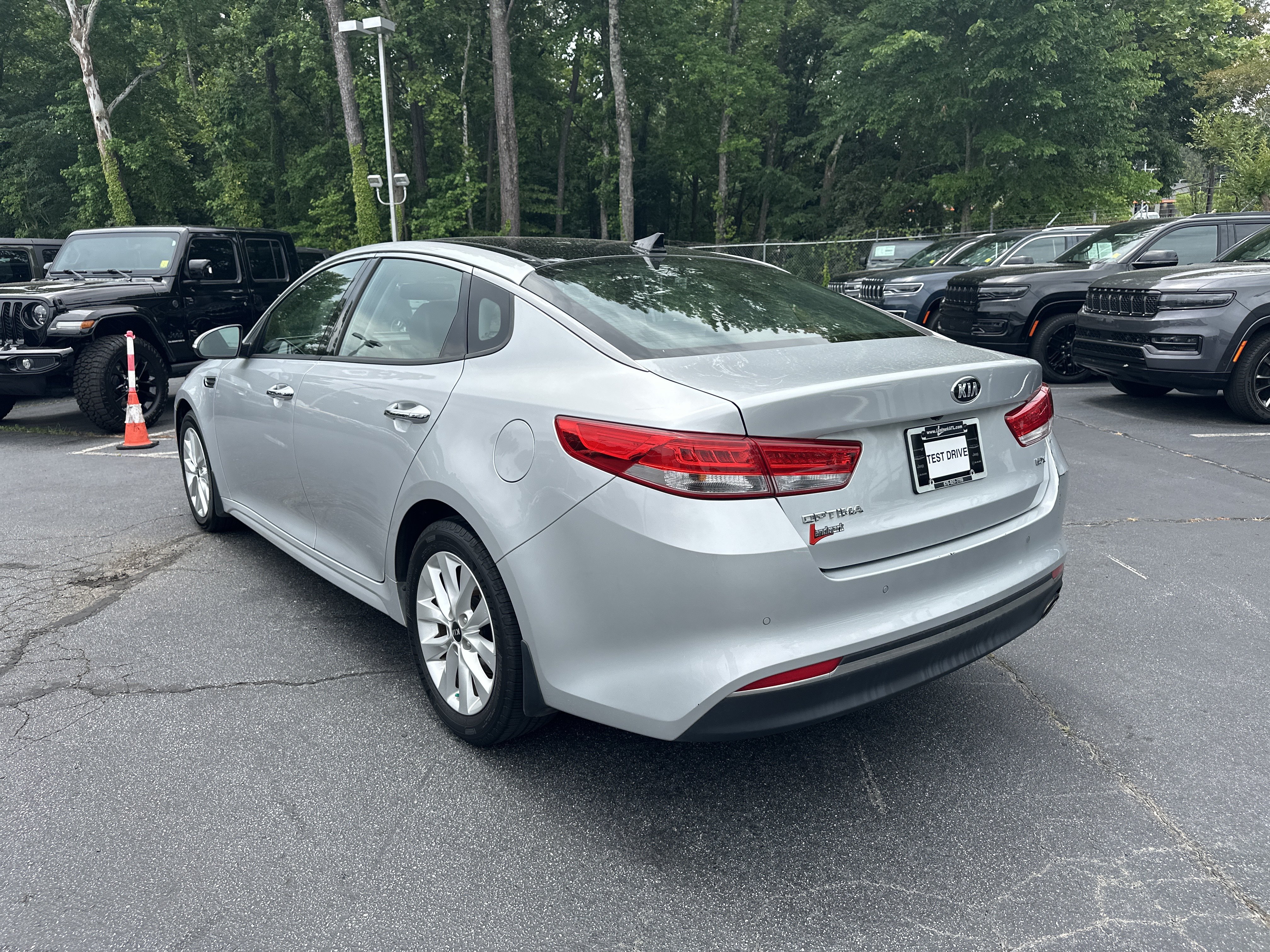Used 2016 Kia Optima EX w/ Option Group 040 FWD image 7
