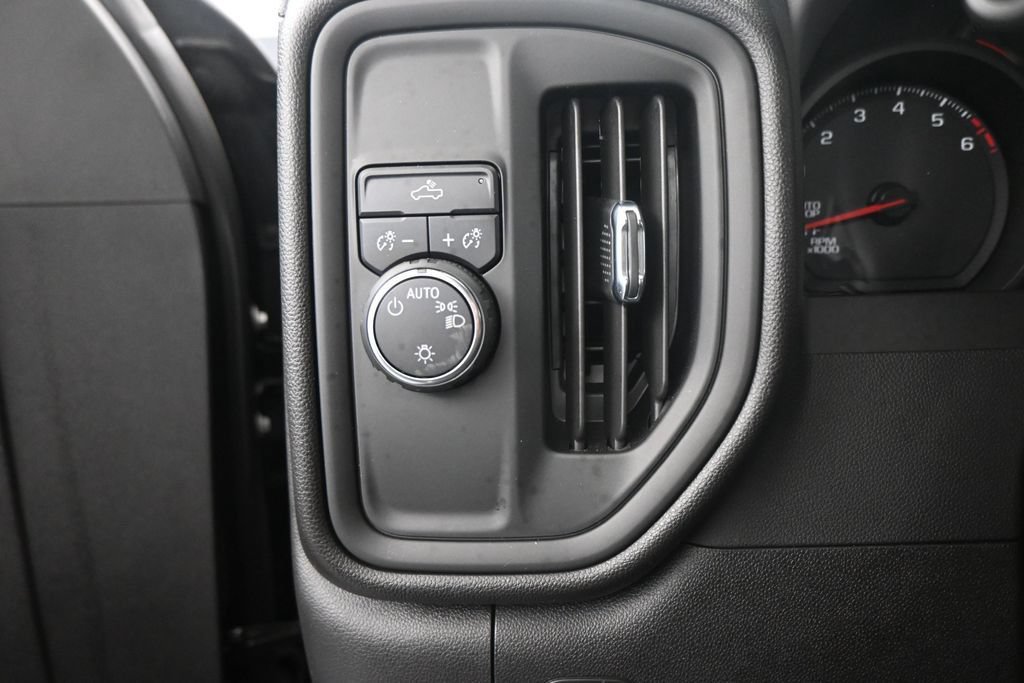 Used 2025 Chevrolet Silverado 1500 Custom RWD image 13