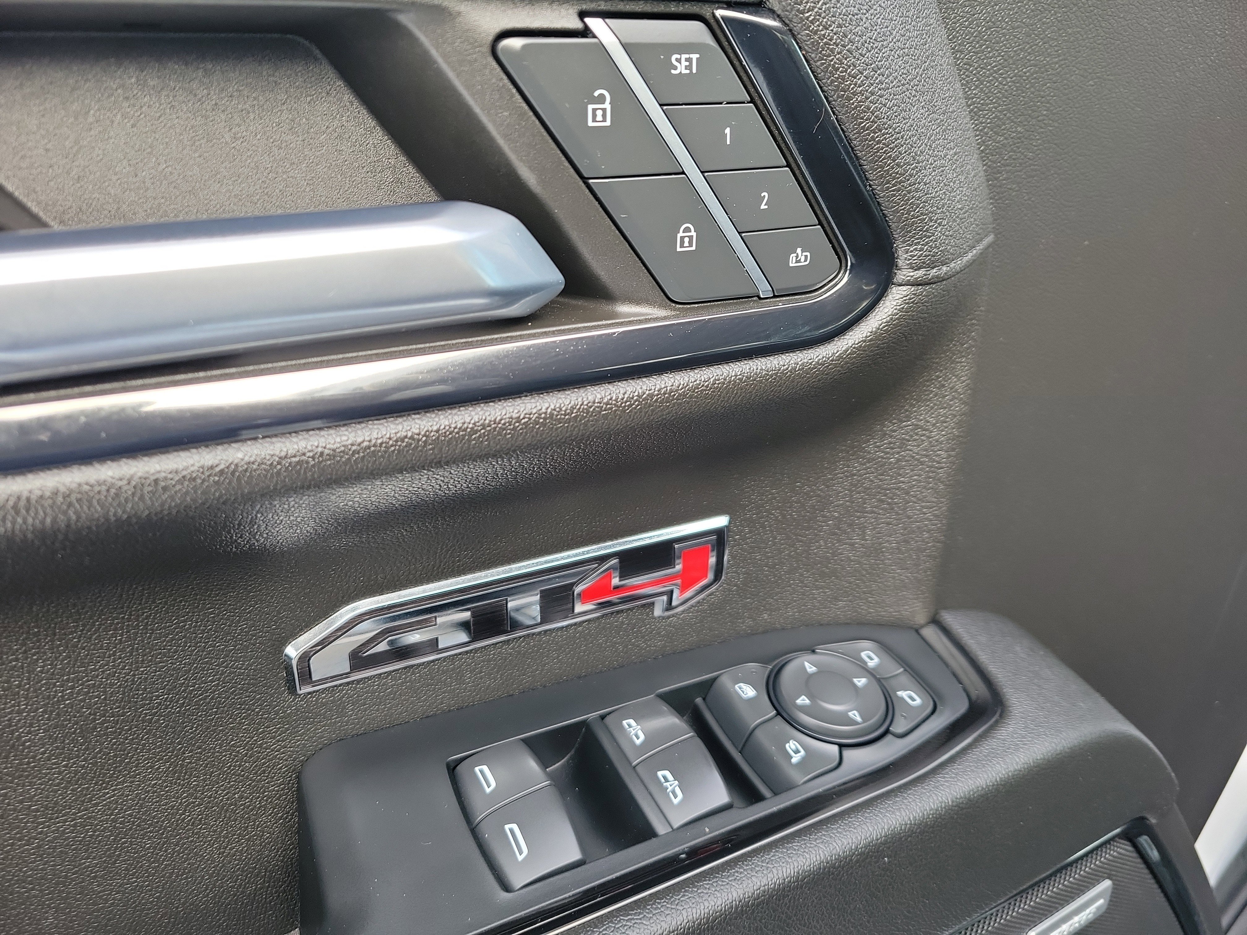 Used 2024 GMC Sierra 1500 AT4 w/ Technology Package image 20