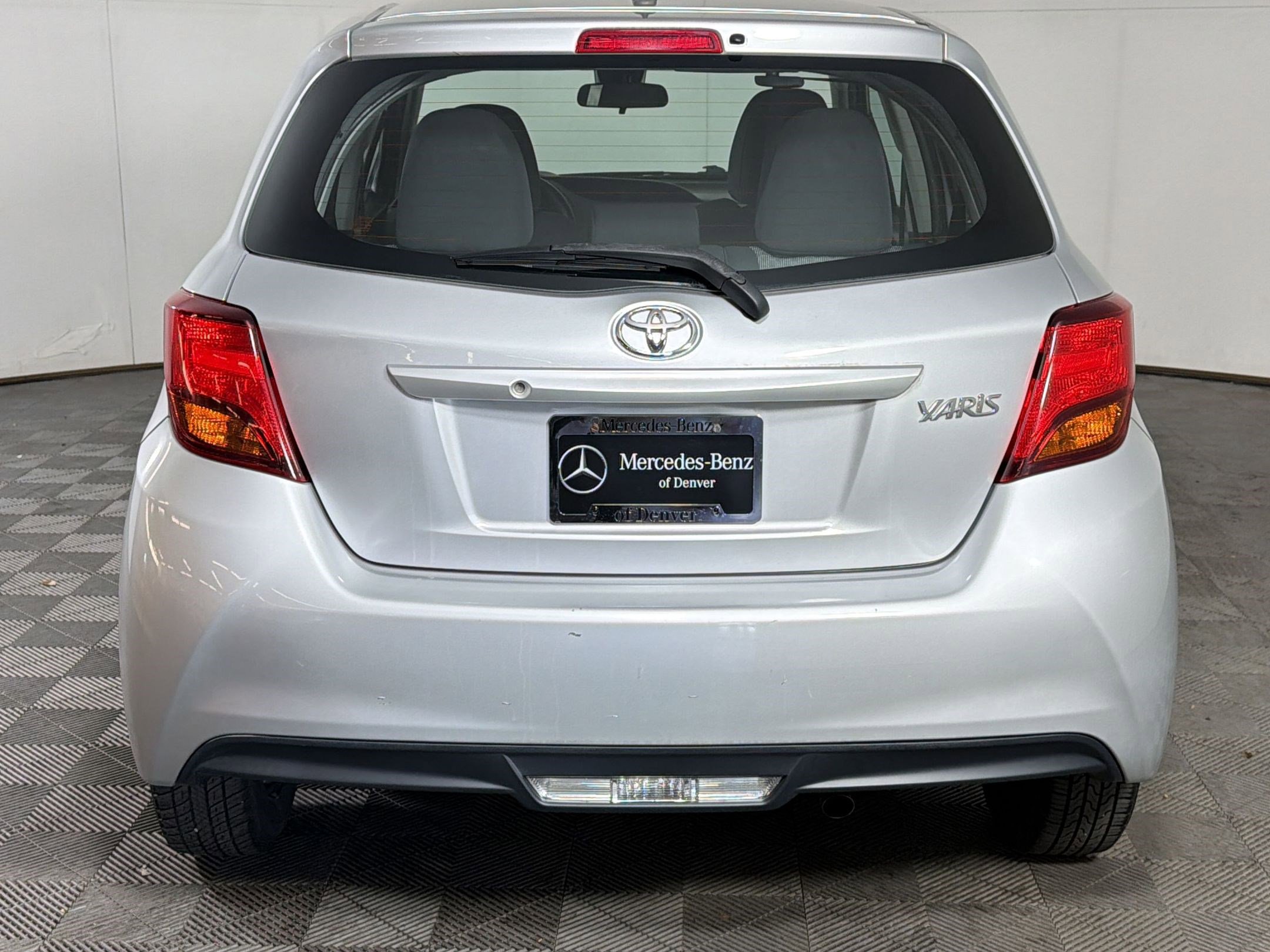 Used 2017 Toyota Yaris L w/ Carpet Mat Package image 10