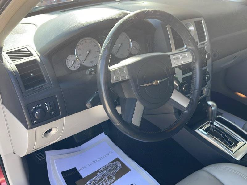 Used 2006 Chrysler 300 C RWD image 28