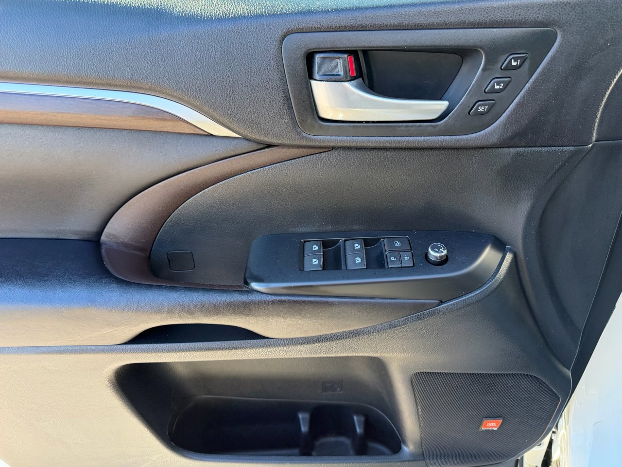 Used 2016 Toyota Highlander Limited image 21