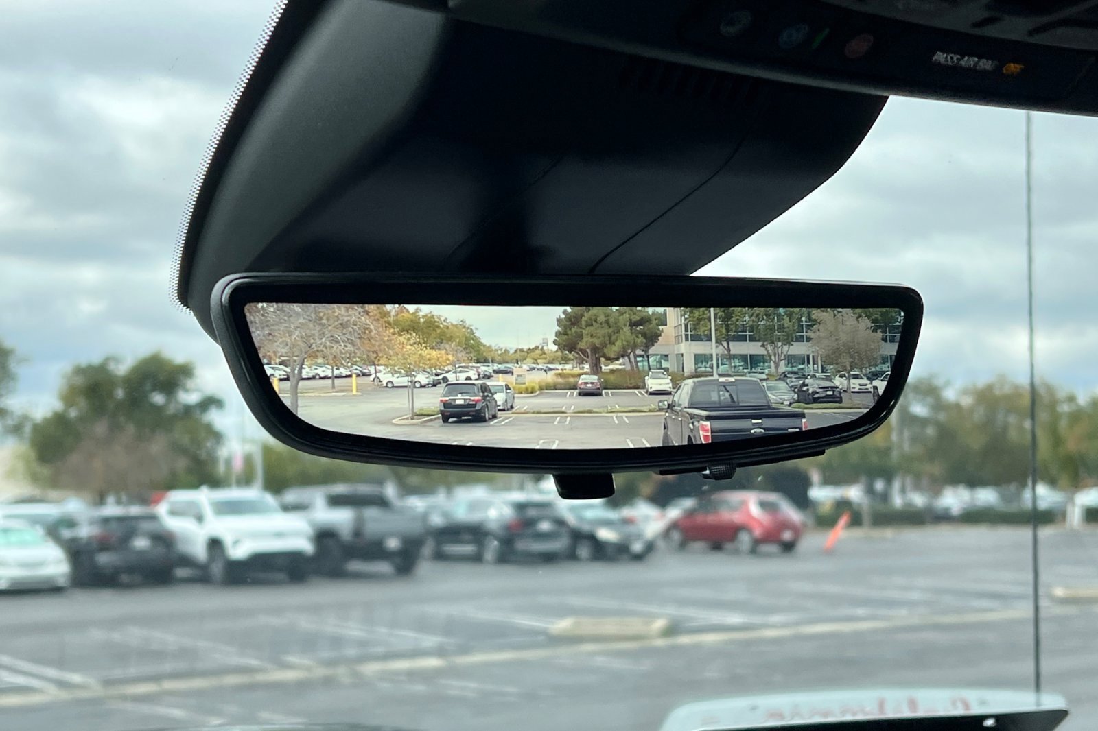 Certified 2025 Chevrolet Silverado 1500 ZR2 w/ Technology Package image 25