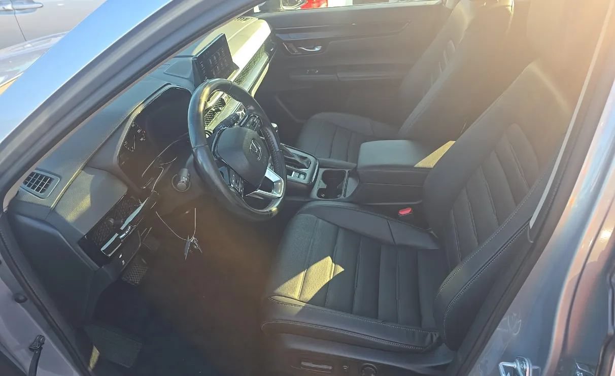 Used 2023 Honda CR-V EX-L image 5
