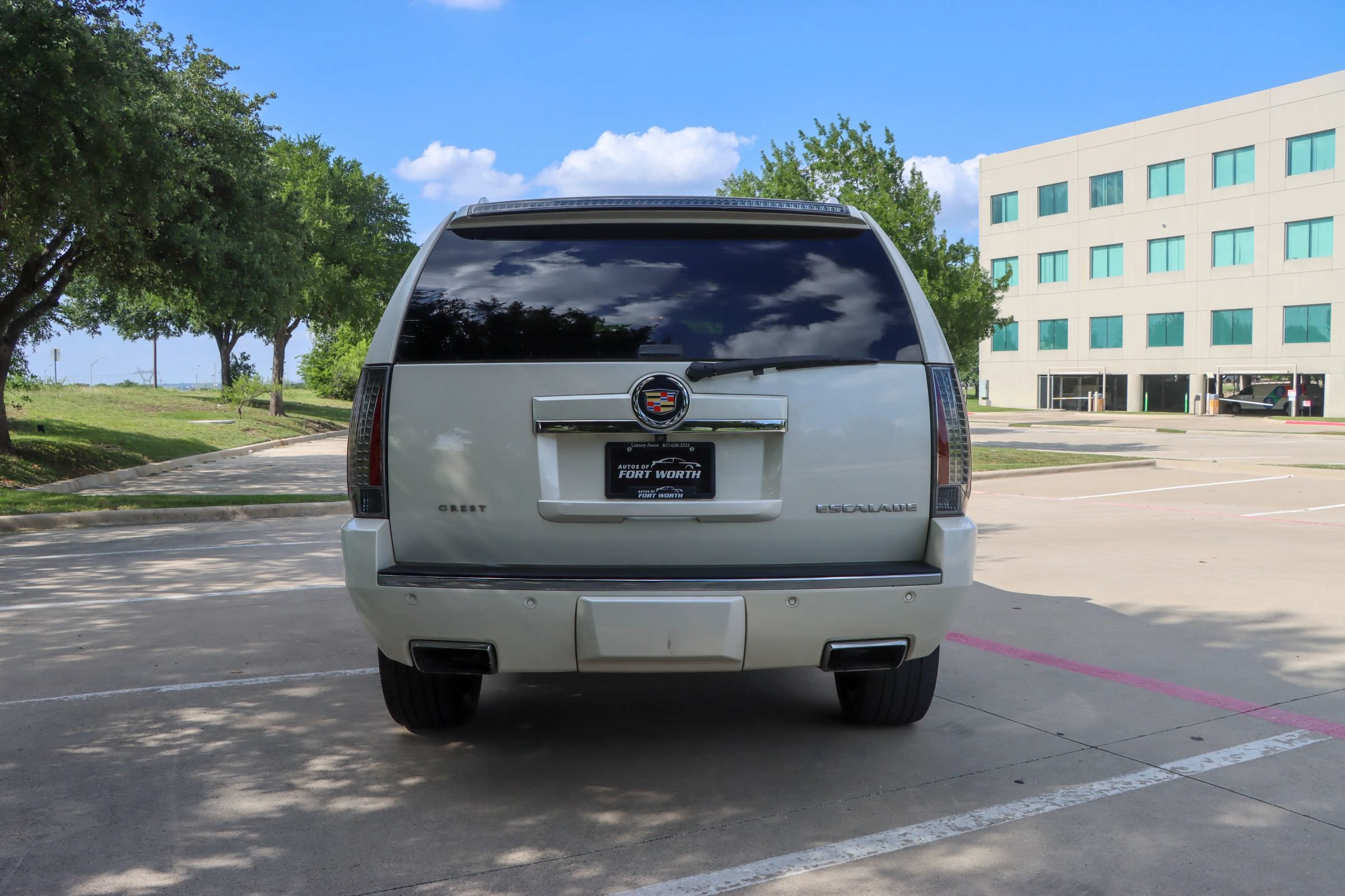 Used 2014 Cadillac Escalade Premium RWD image 6