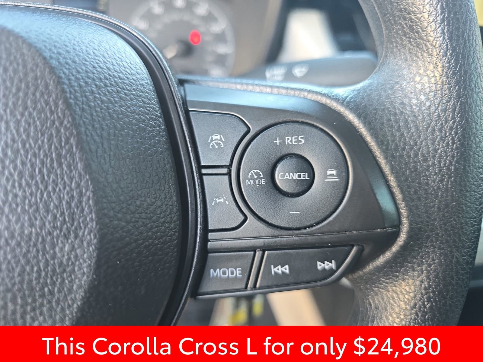Used 2024 Toyota Corolla Cross L image 23