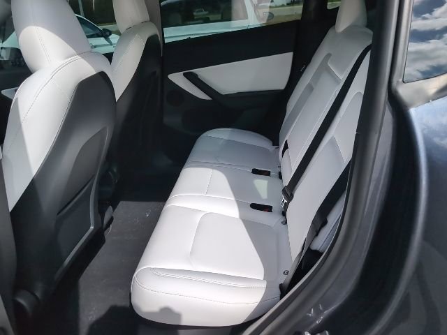Used 2022 Tesla Model Y Performance image 21
