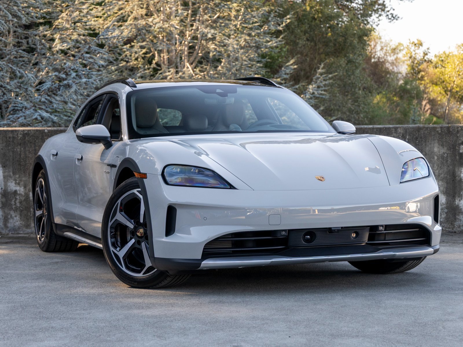 Used 2025 Porsche Taycan 4S image 6