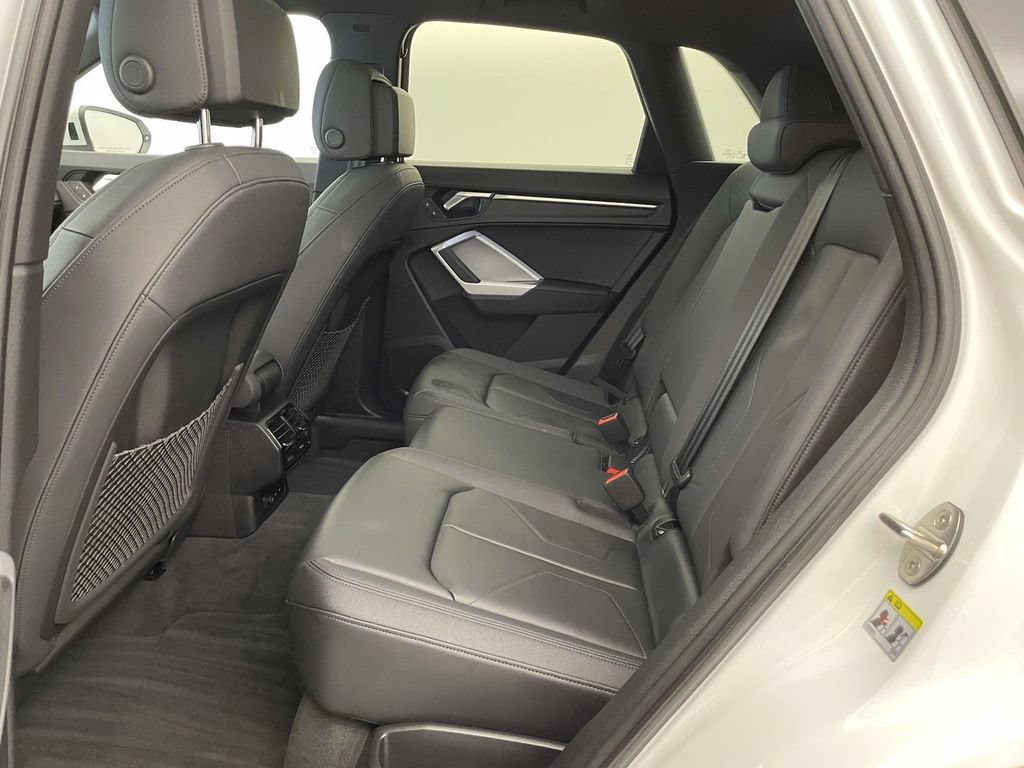 Certified 2025 Audi Q3 2.0T Premium w/ Convenience Package AWD/4WD image 18