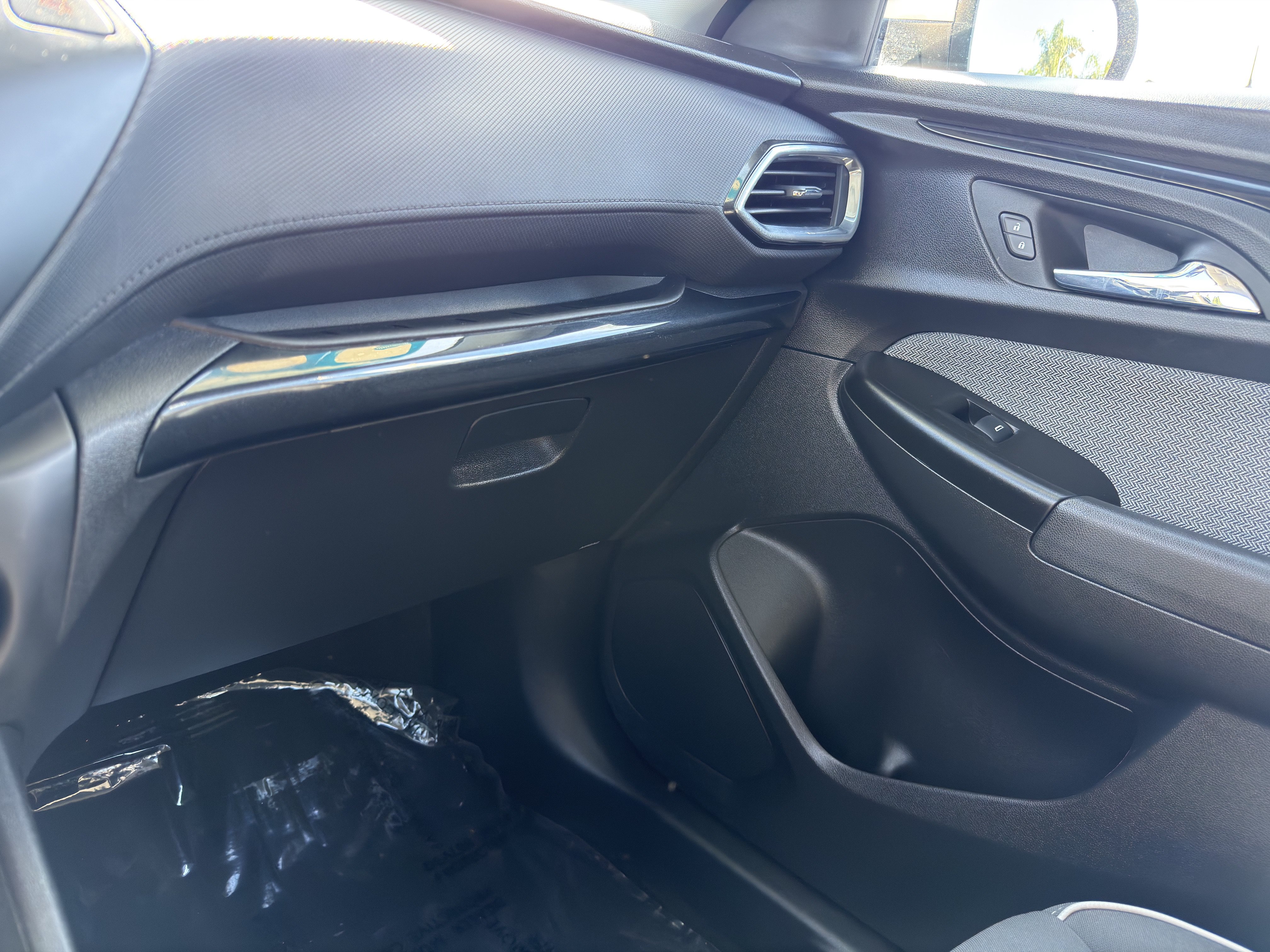 Used 2023 Chevrolet TrailBlazer LT FWD image 32