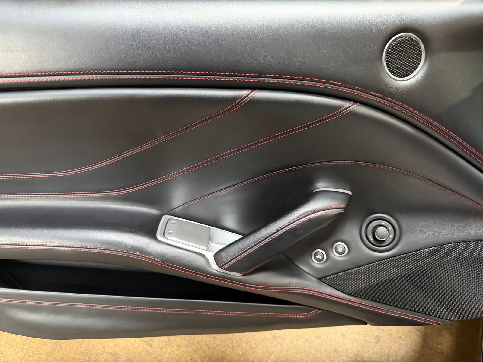 Used 2015 Ferrari California T RWD image 20
