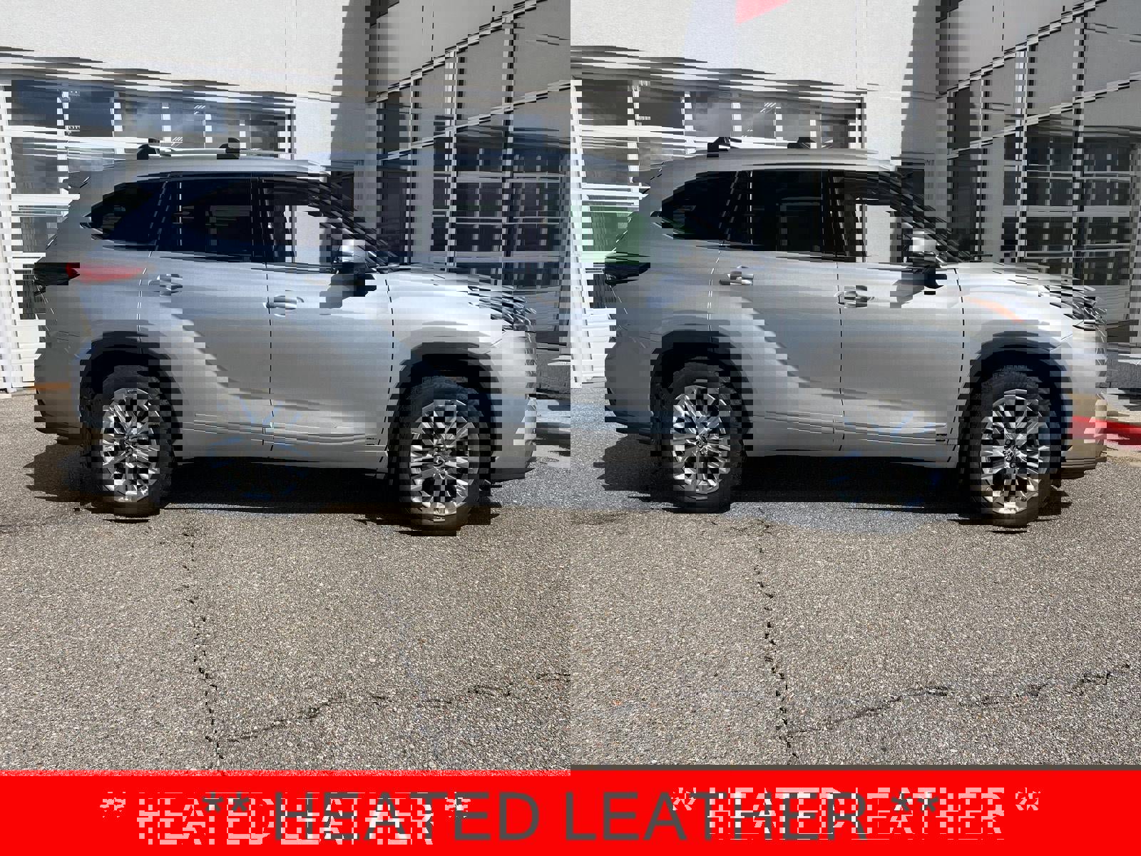 Used 2023 Toyota Highlander Limited image 1