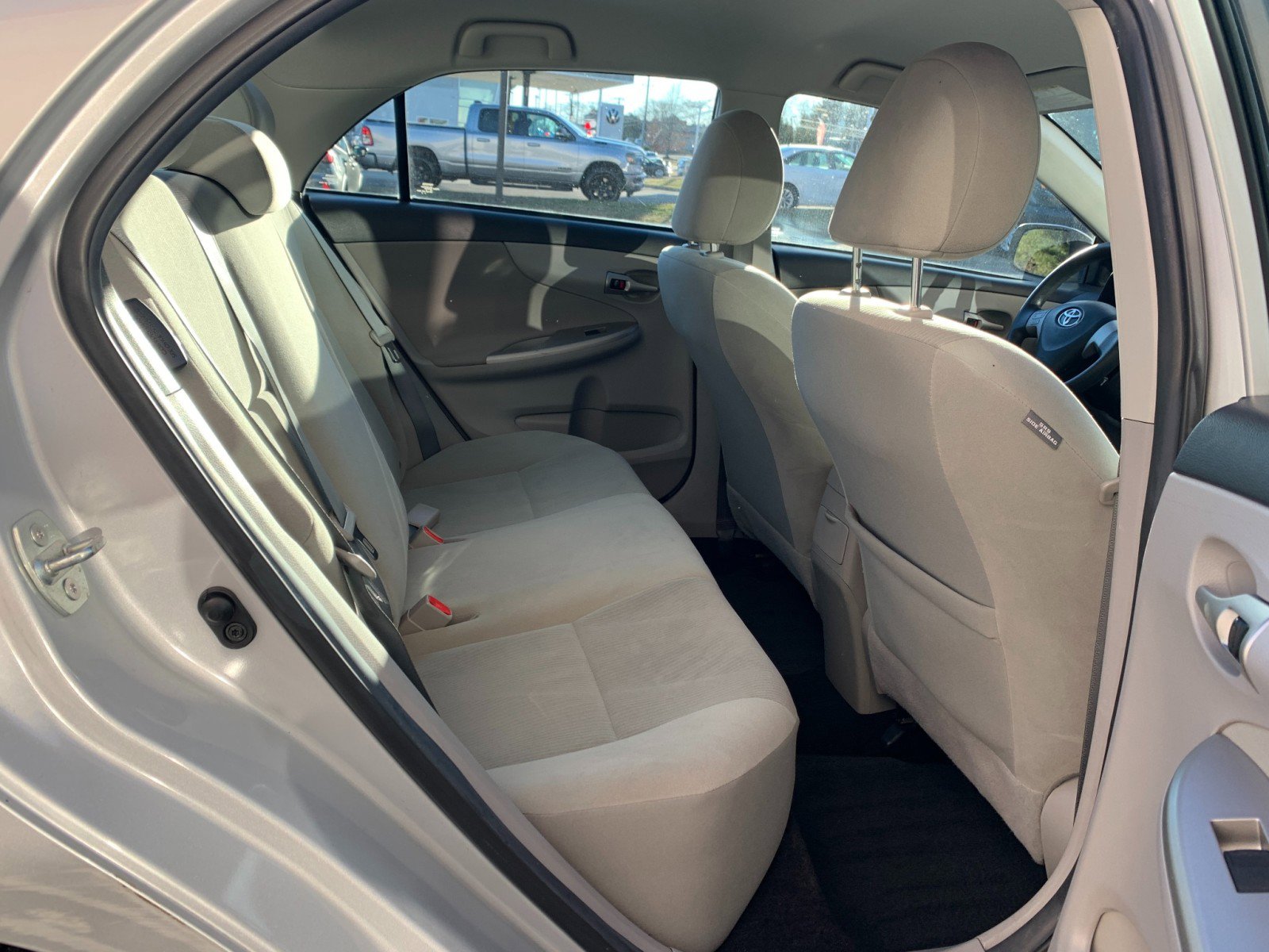 Used 2013 Toyota Corolla LE image 24