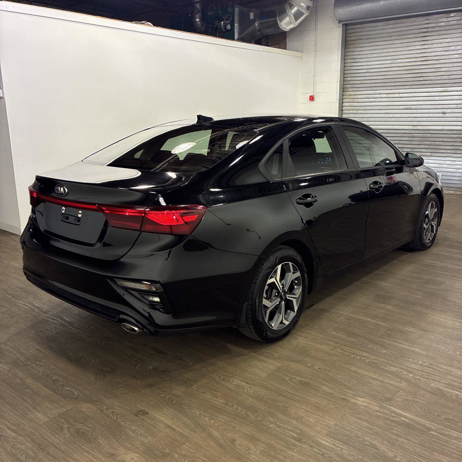 Used 2021 Kia Forte LXS FWD image 4