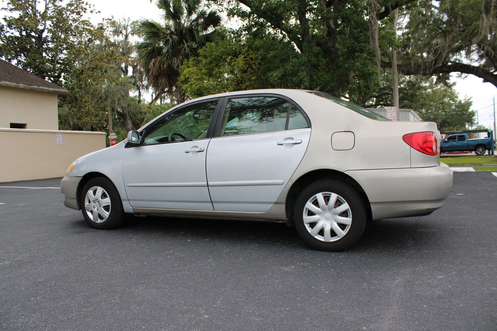 Used 2005 Toyota Corolla CE FWD image 4