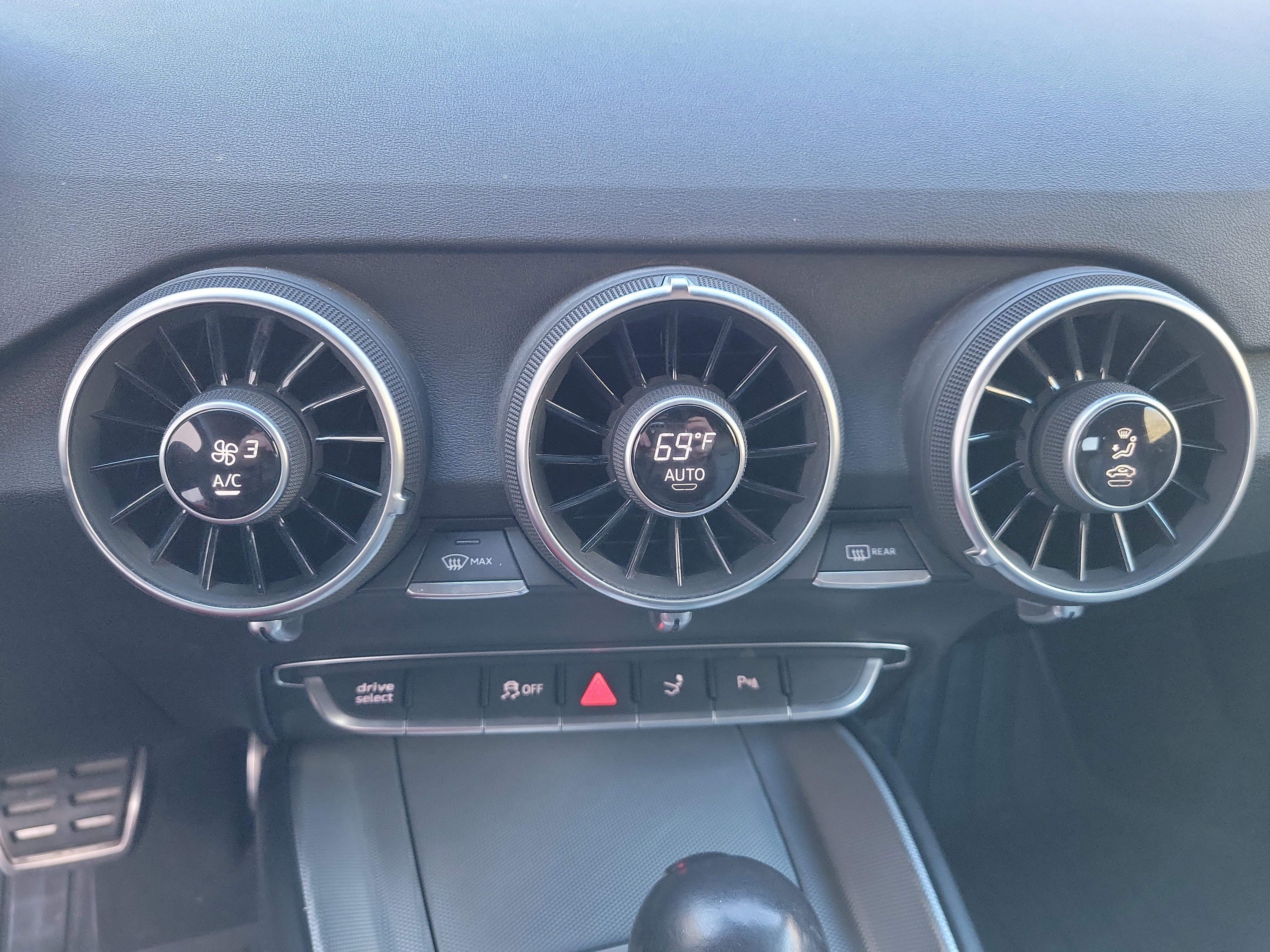 Used 2016 Audi TT 2.0T w/ Technology Package image 12