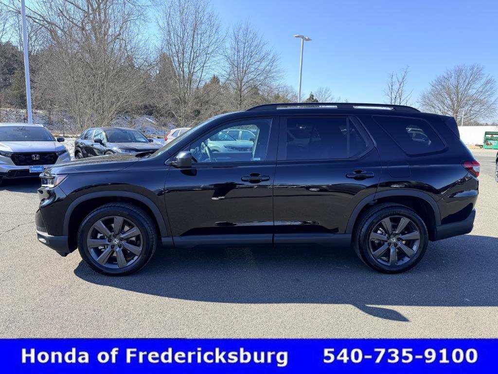 Certified 2025 Honda Pilot Sport image 3