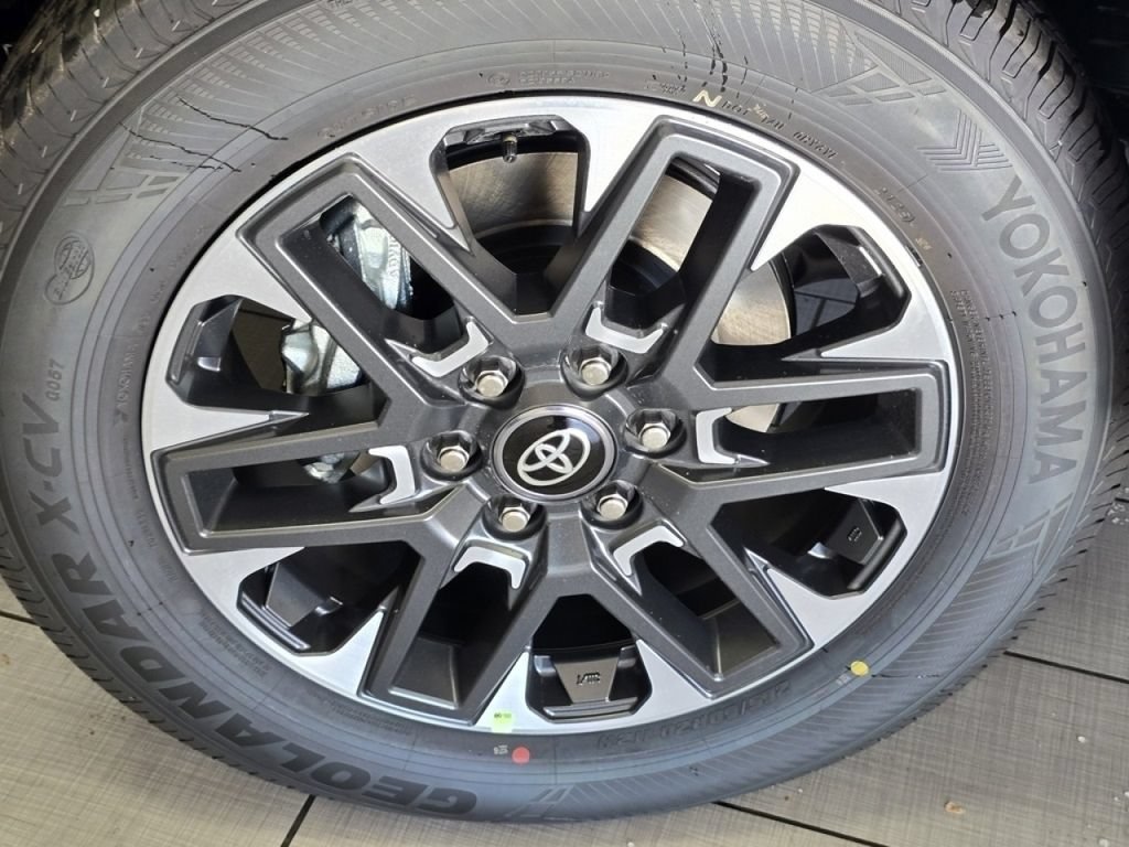 New 2026 Toyota Tundra Limited AWD/4WD image 11
