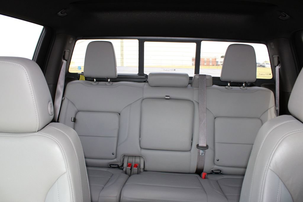 Used 2021 GMC Sierra 1500 SLT w/ SLT Premium Package AWD/4WD image 16