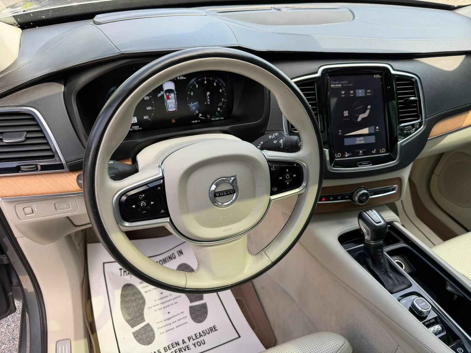 Used 2016 Volvo XC90 T6 Inscription w/ Vision Package AWD/4WD image 12