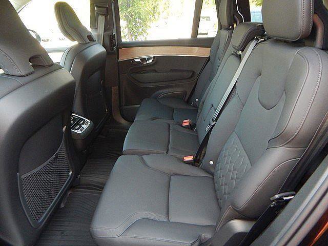 New 2026 Volvo XC90 B6 Plus w/ Protection Package Premier AWD/4WD image 14