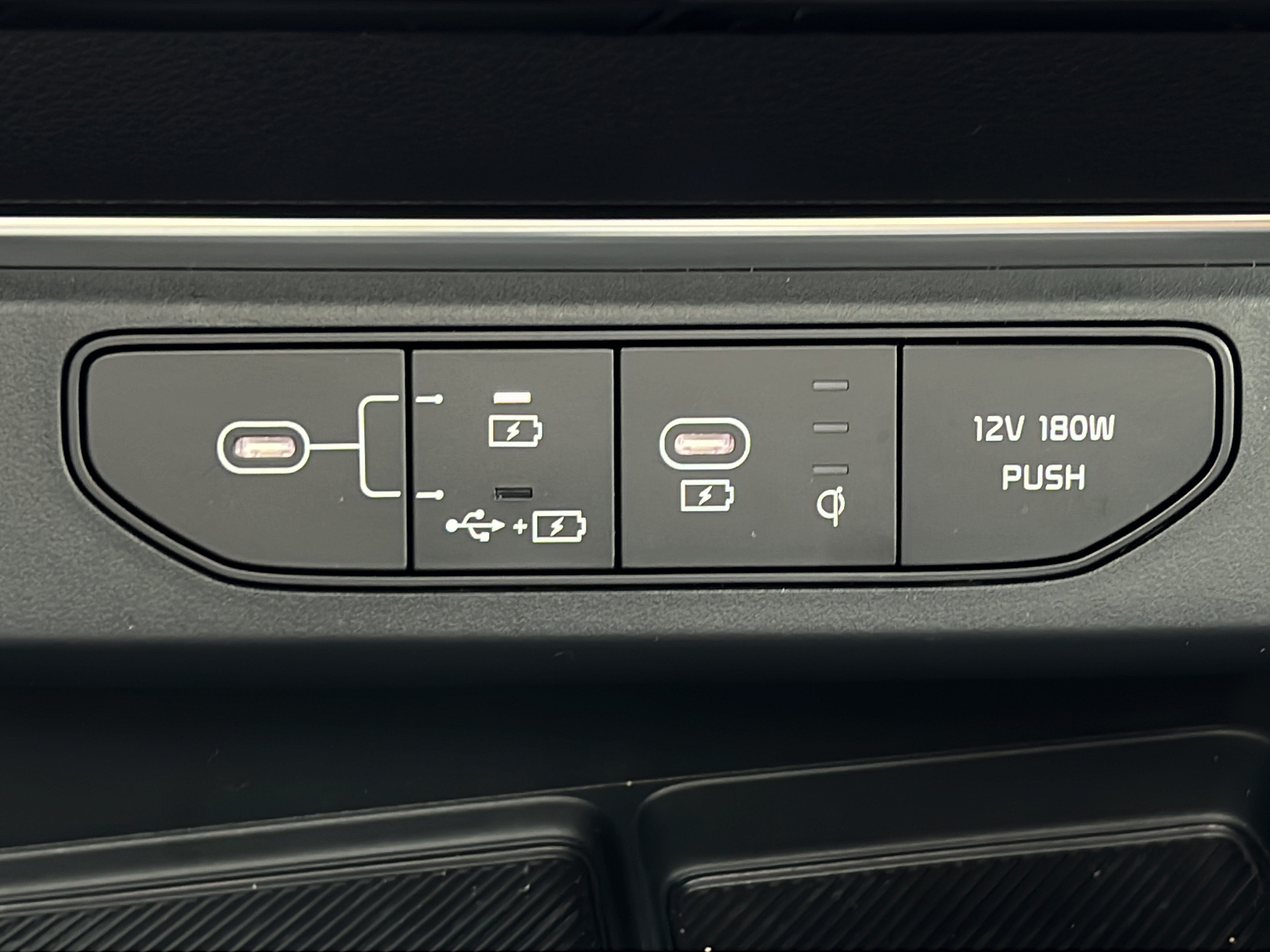 Used 2025 Kia Carnival SX Prestige FWD image 18