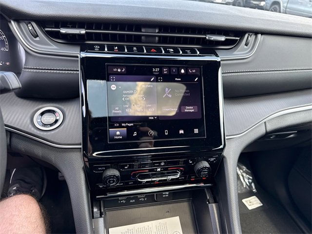 New 2025 Jeep Grand Cherokee L Laredo w/ Luxury Tech Group I image 21