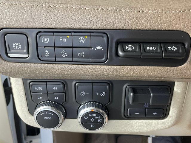 Certified 2023 GMC Yukon Denali w/ Advanced Technology Package AWD/4WD image 14