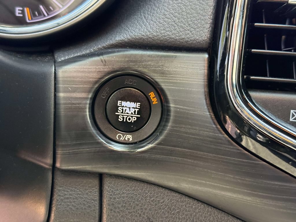 Used 2020 Jeep Grand Cherokee Altitude AWD/4WD image 22