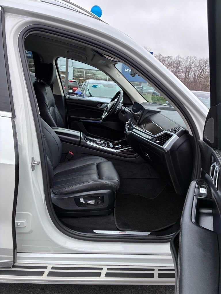 Used 2024 BMW X7 xDrive40i w/ Premium Package AWD/4WD image 33