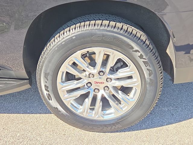 Used 2023 GMC Yukon XL SLT image 8