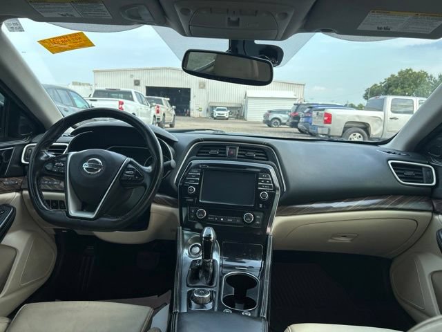 Used 2016 Nissan Maxima Platinum w/ Interior Lighting Package FWD image 17