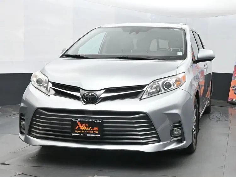 Used 2020 Toyota Sienna XLE