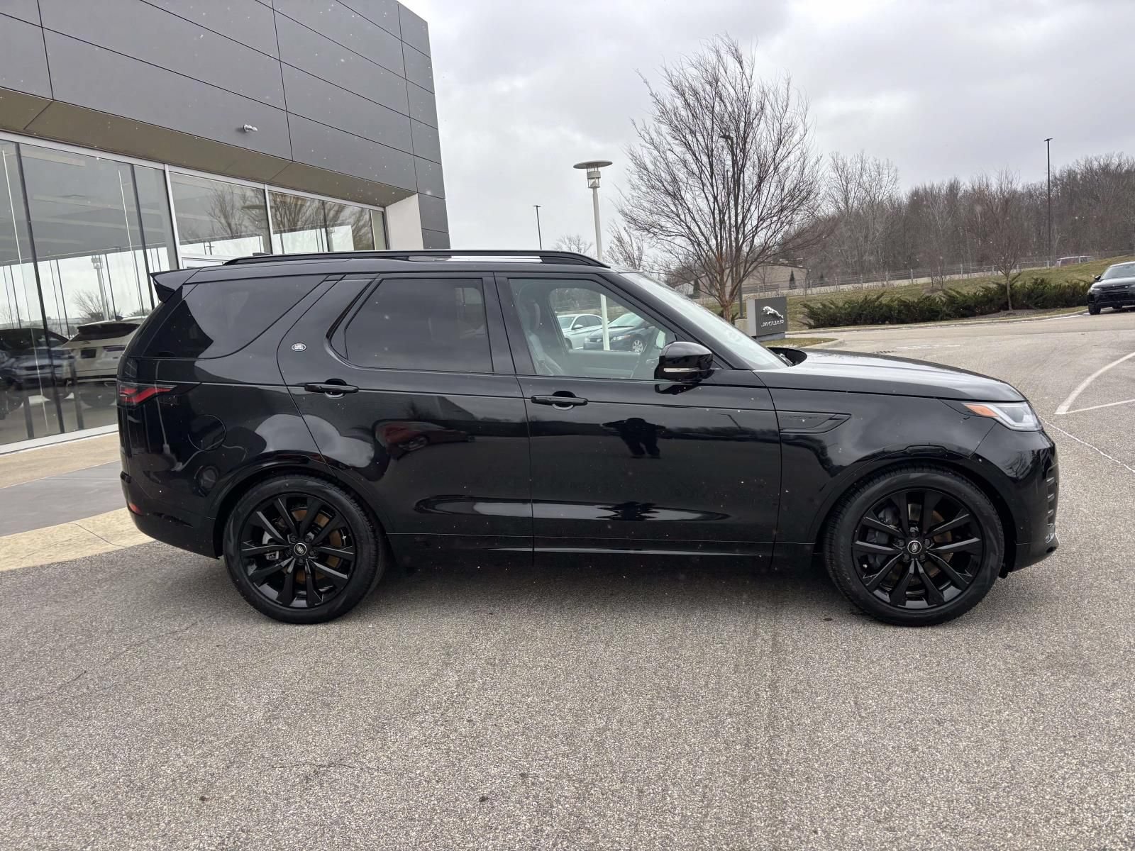 New 2026 Land Rover Discovery Limited Edition AWD/4WD image 4