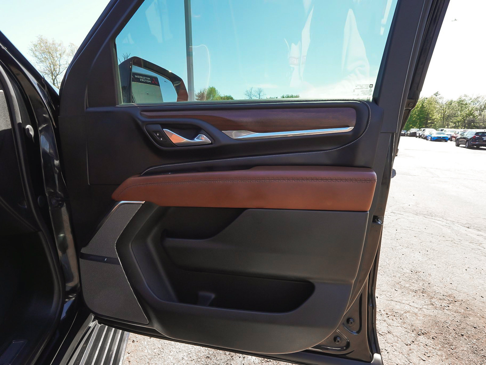 Used 2023 GMC Yukon XL Denali Ultimate AWD/4WD image 14