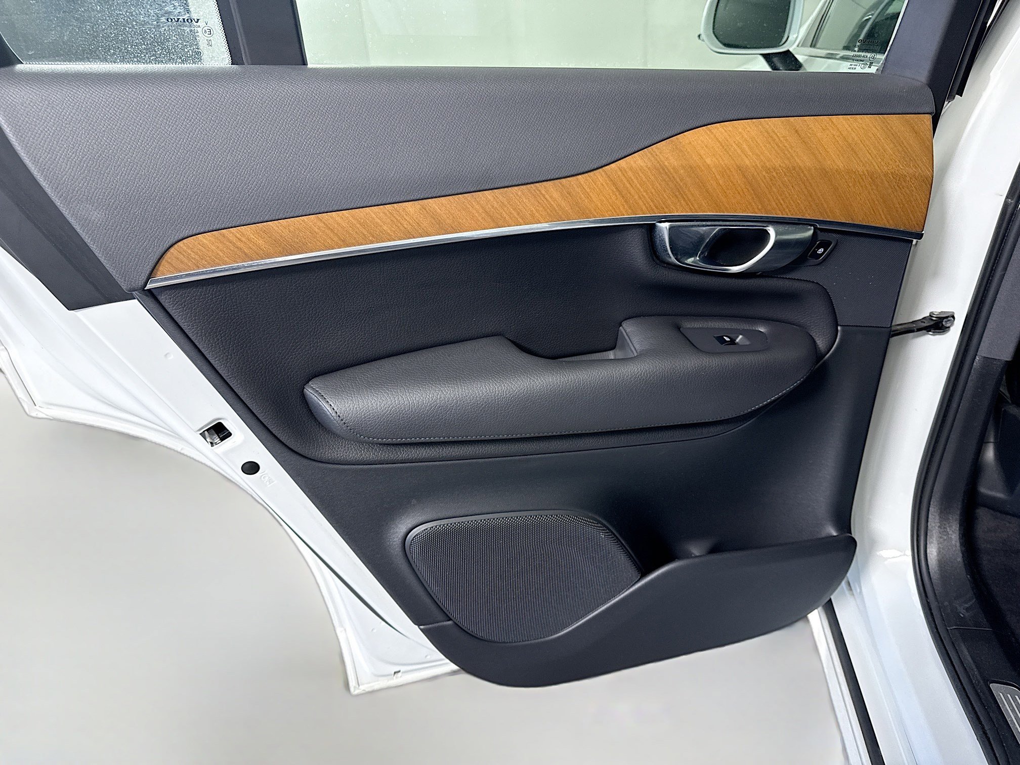 Used 2022 Volvo XC90 T8 Inscription Expression image 26