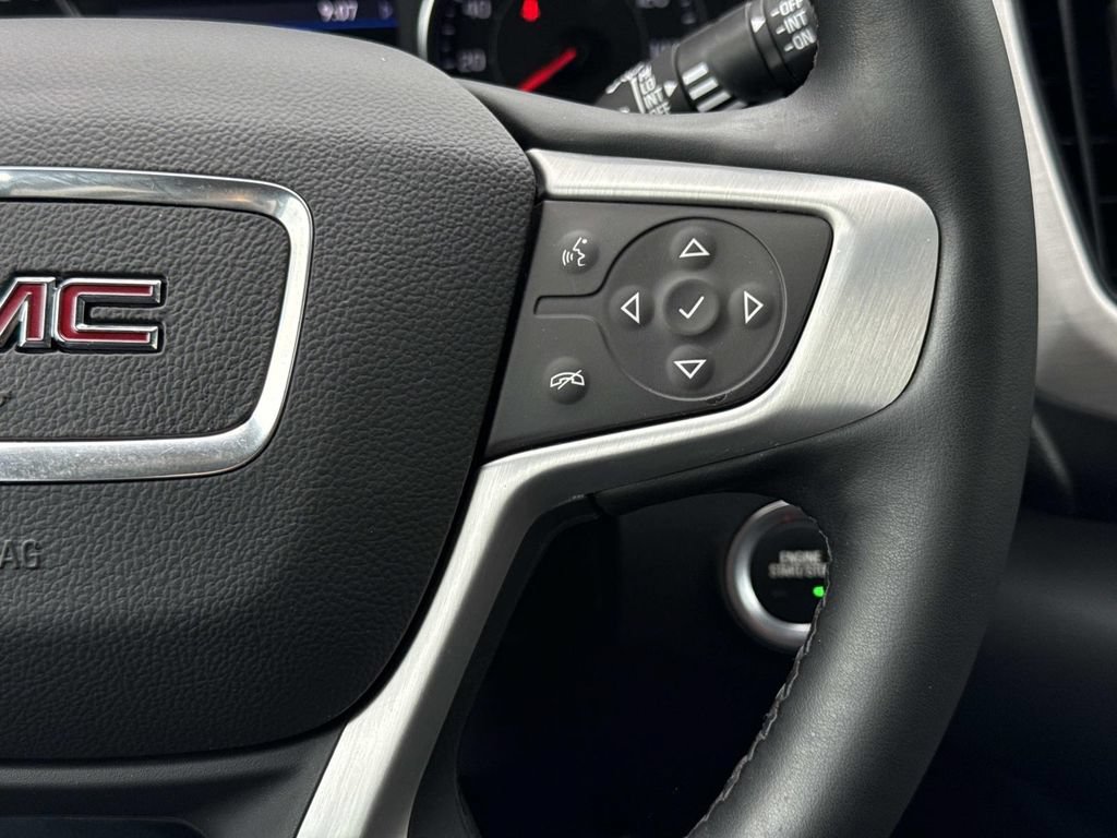 Used 2024 GMC Terrain SLT AWD/4WD image 8