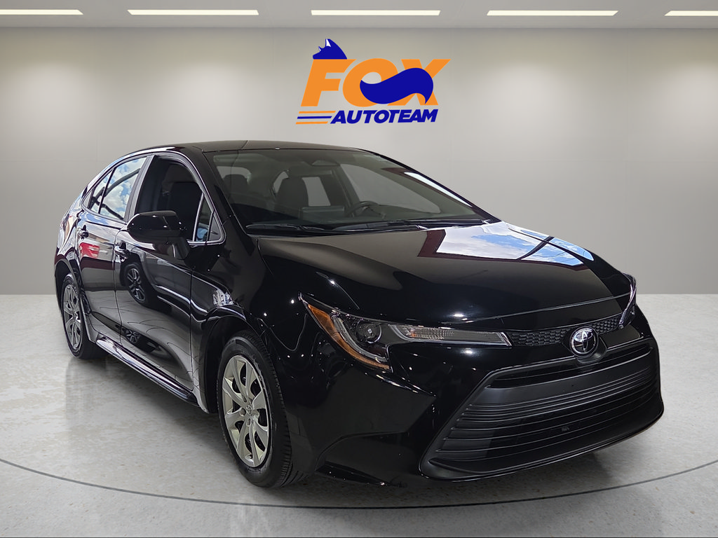 Certified 2025 Toyota Corolla LE FWD image 4