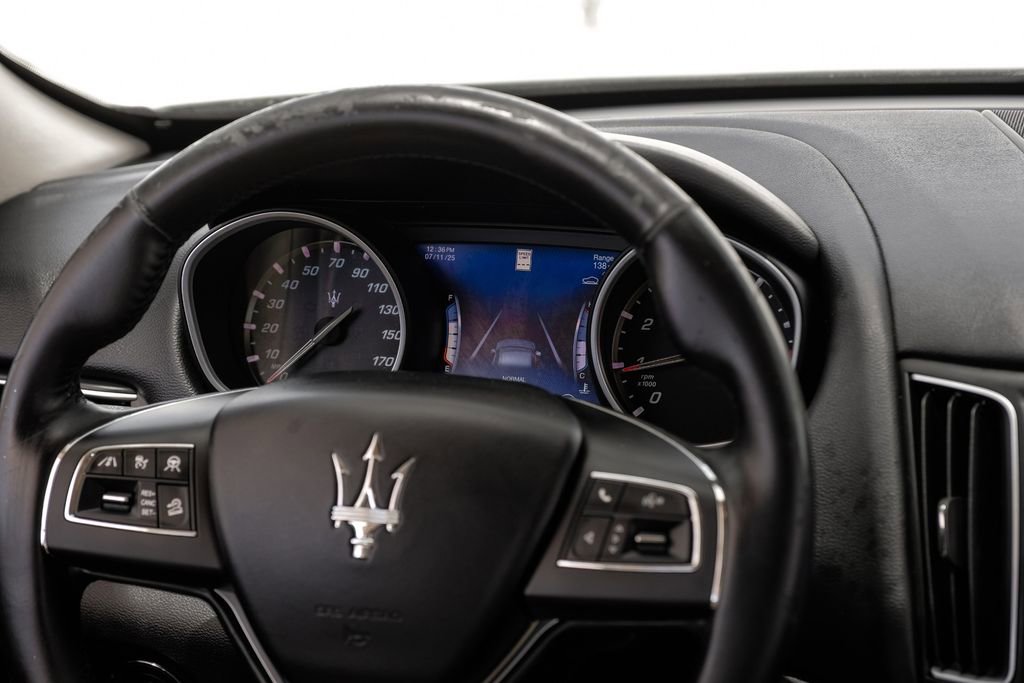 Used 2019 Maserati Levante image 18