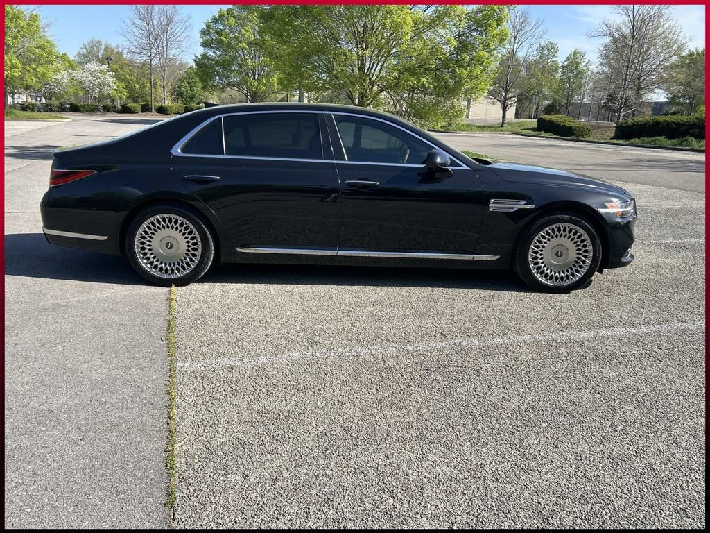 Used 2022 Genesis G90 3.3T Premium RWD image 8