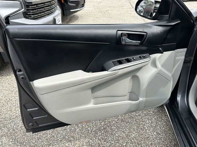 Used 2014 Toyota Camry LE FWD image 15