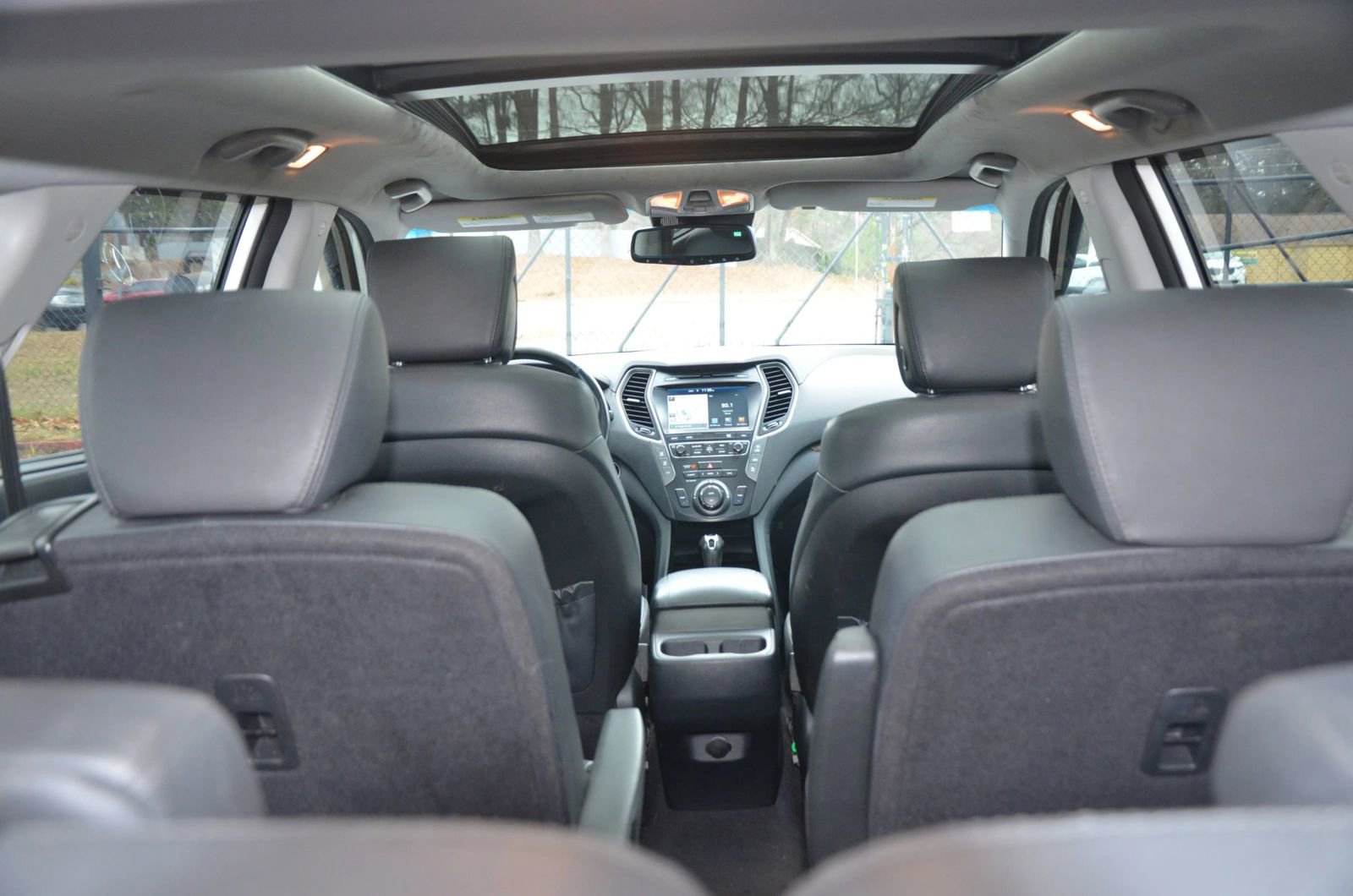 Used 2017 Hyundai Santa Fe Limited image 15