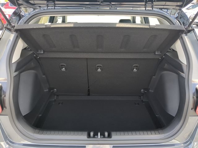 Used 2025 Hyundai Venue Limited FWD image 12