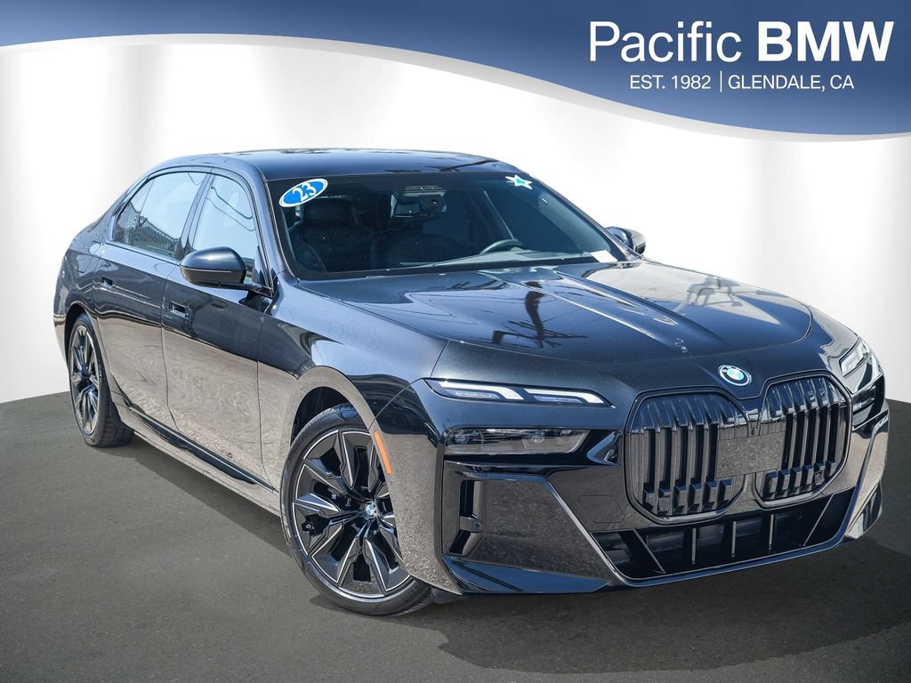 Used 2023 BMW i7 xDrive60 AWD/4WD image 1