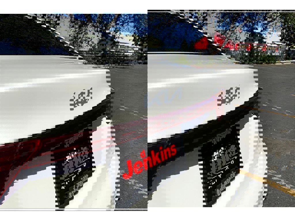 Used 2023 Kia Forte LXS image 31